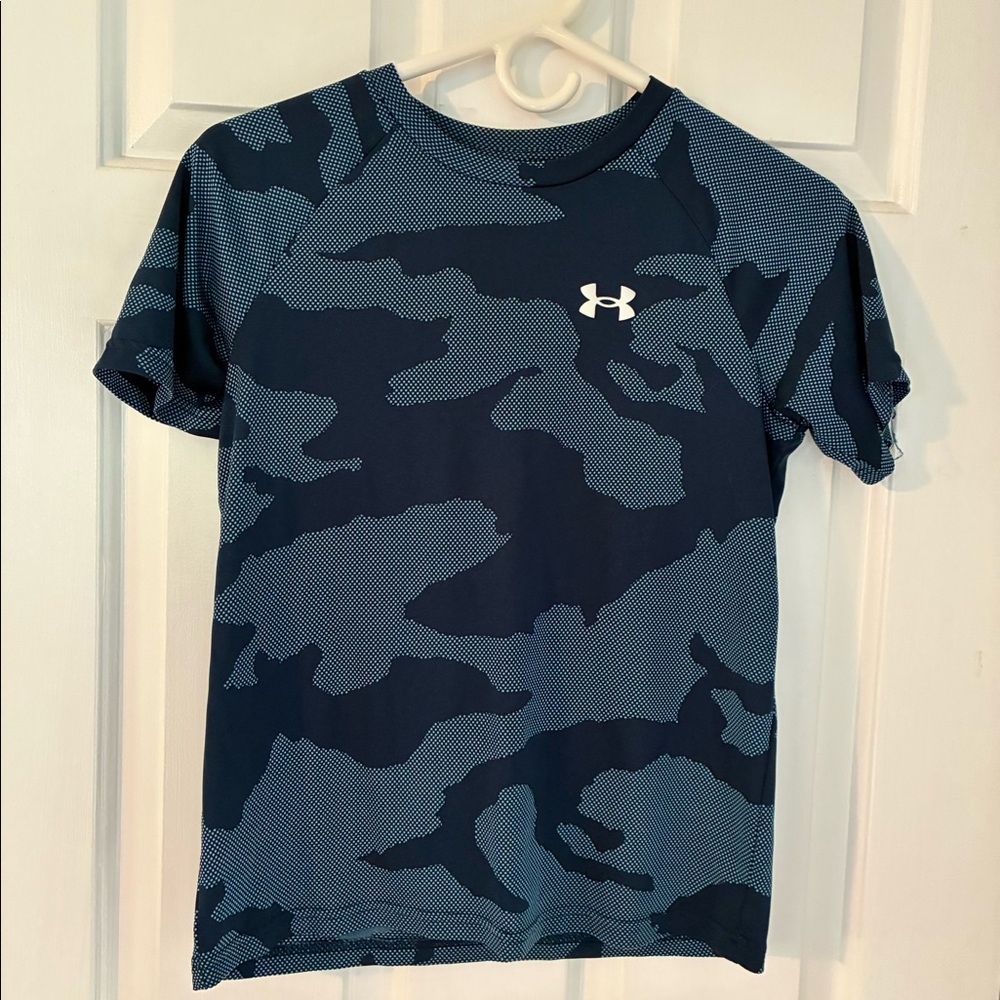 Lot of 4 Under Armour Dryfit Tees